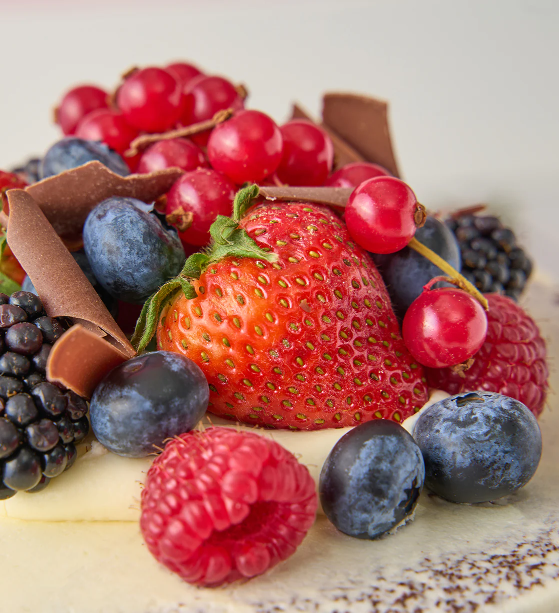 Chocolate and Vanilla Naked Cake - Image 5