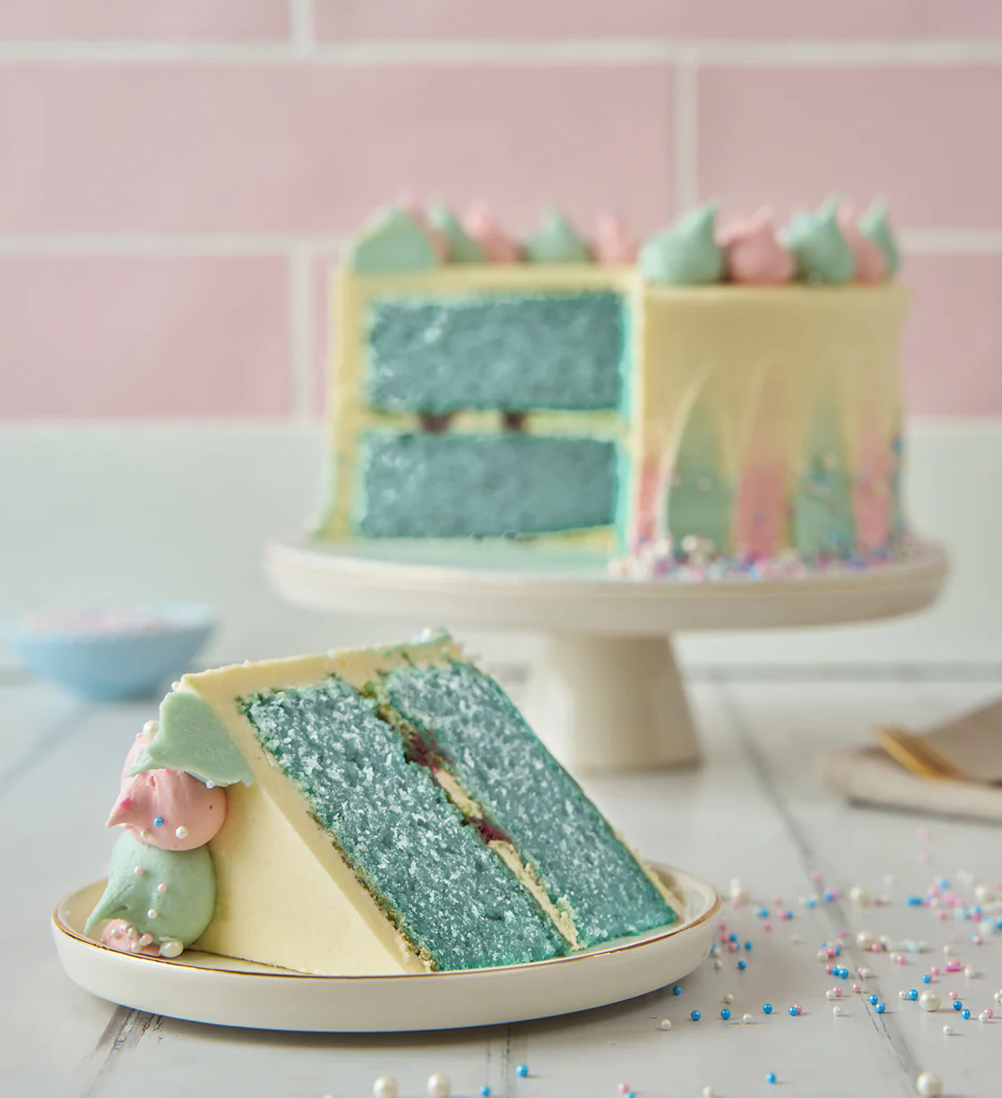 Gender Reveal White Cake - Image 8