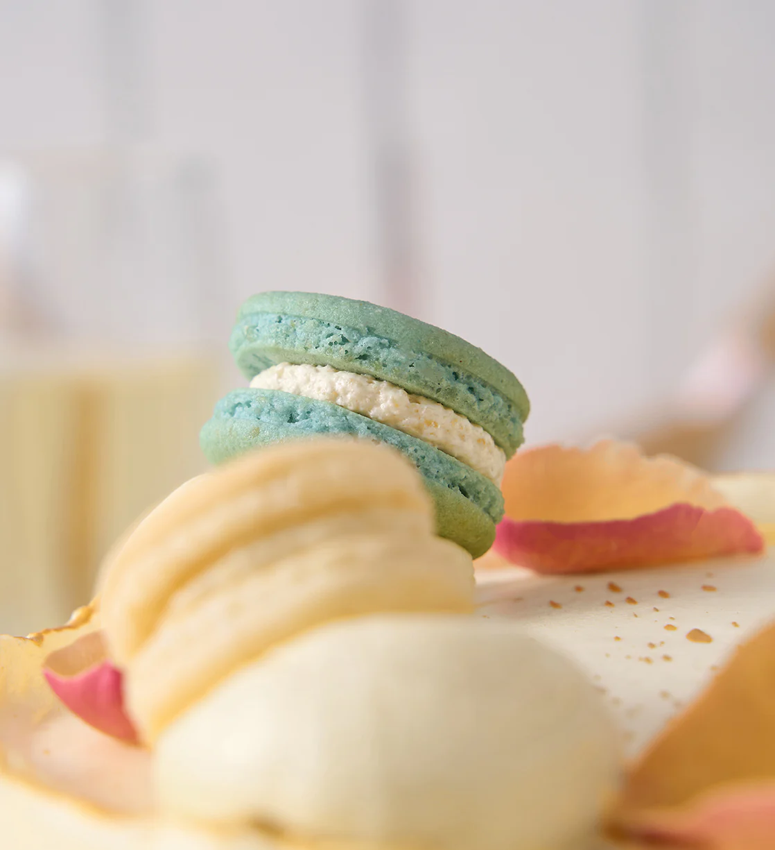 Pastel Macaron Sage Cake - Image 7