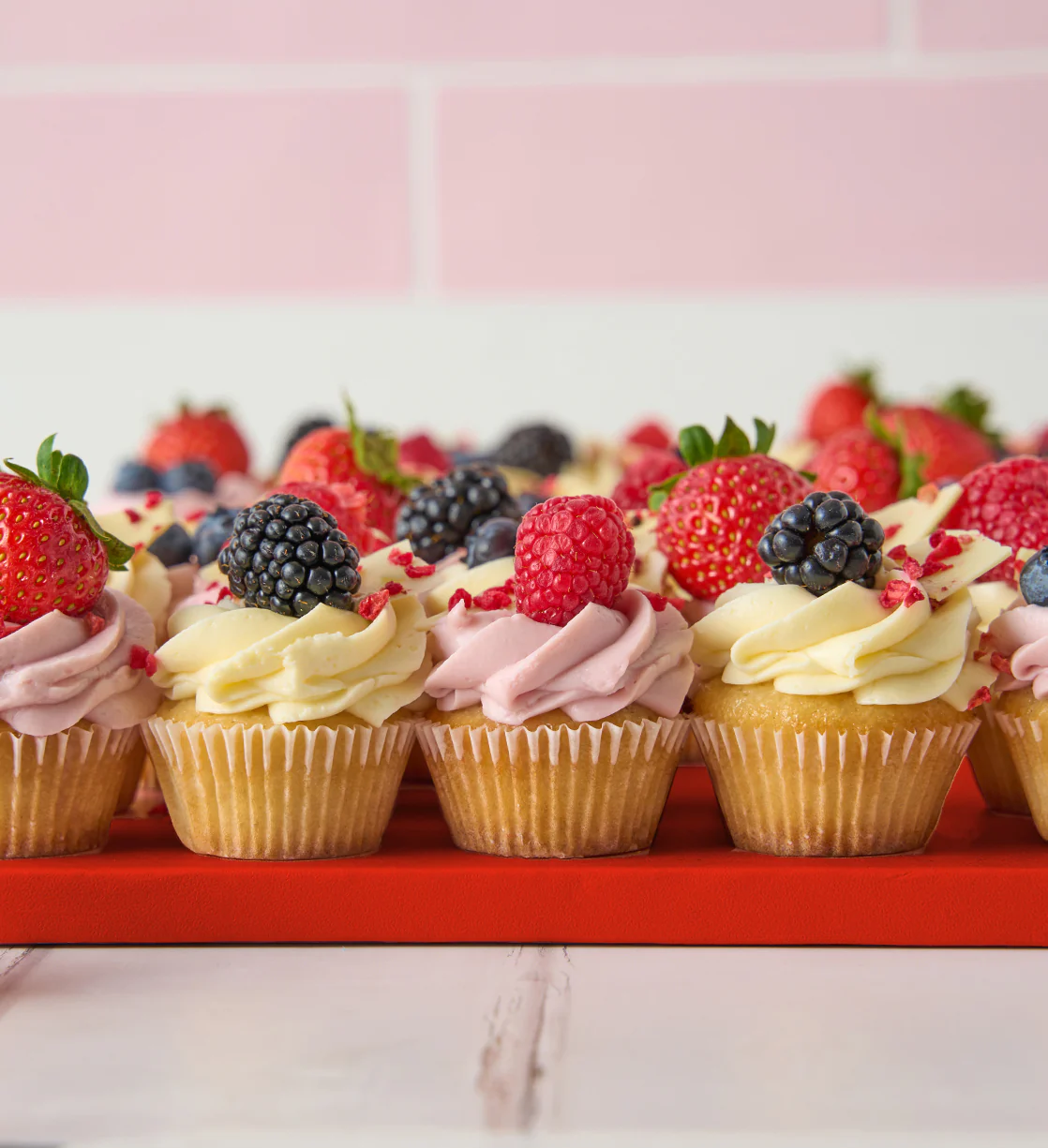Victoria Sponge Cupcake Number Cake - Image 4